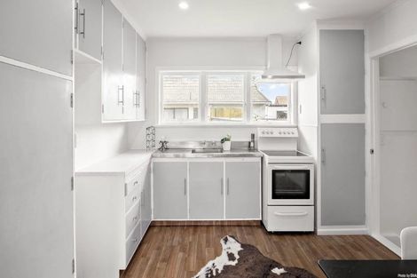 Photo of property in 2/129 Wallace Road, Papatoetoe, Auckland, 2025