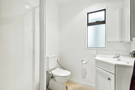 Photo of property in 18 Beulah Avenue, Rothesay Bay, Auckland, 0630