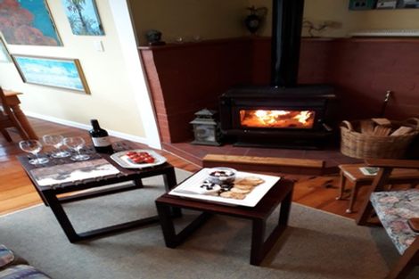 Photo of property in 666 South Titirangi Road, Titirangi, Auckland, 0604