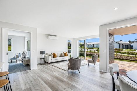 Photo of property in 95 Glenvar Ridge Road, Long Bay, Auckland, 0630