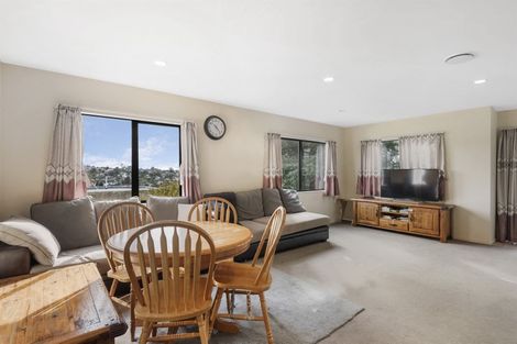 Photo of property in 2/14 Target Road, Totara Vale, Auckland, 0629