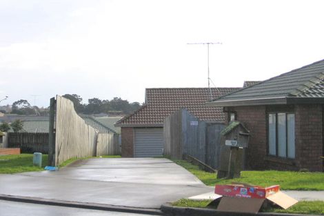 Photo of property in 9 Shenton Place, Burswood, Auckland, 2013