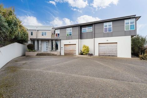 Photo of property in 14 Highgrove, Saint Clair, Dunedin, 9012