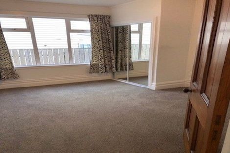 Photo of property in 118 Lyall Parade, Lyall Bay, Wellington, 6022