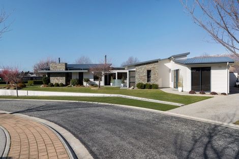 Photo of property in 40 Kelliher Drive, Wanaka, 9305