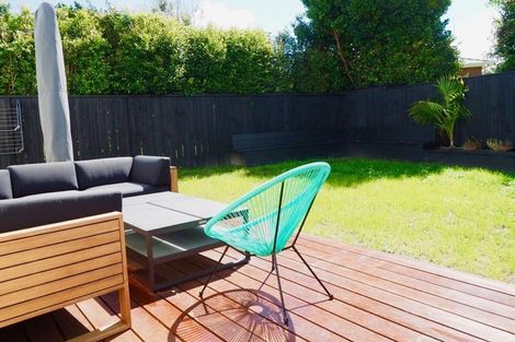 Photo of property in 52 Kirby Street, Glendene, Auckland, 0602