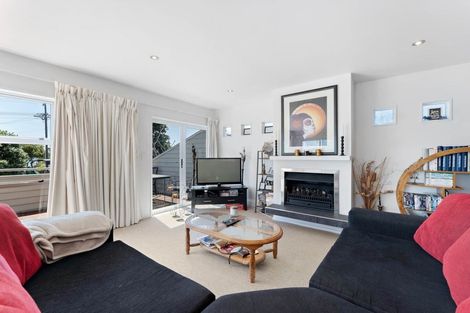 Photo of property in 1317 Whangaparaoa Road, Army Bay, Whangaparaoa, 0930
