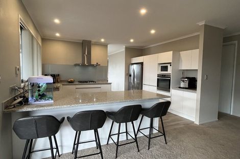 Photo of property in 2 Makaka Lane, Silverdale, 0932