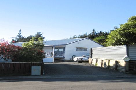 Photo of property in 6 Takanini Grove, Stokes Valley, Lower Hutt, 5019