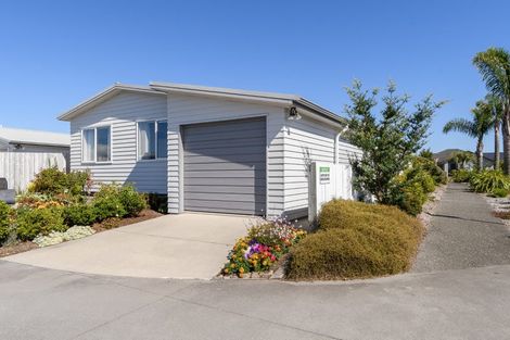 Photo of property in 11 Kamahi Crescent, Papamoa Beach, Papamoa, 3118