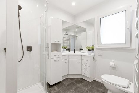 Photo of property in 5 Trinidad Crescent, Grenada Village, Wellington, 6037