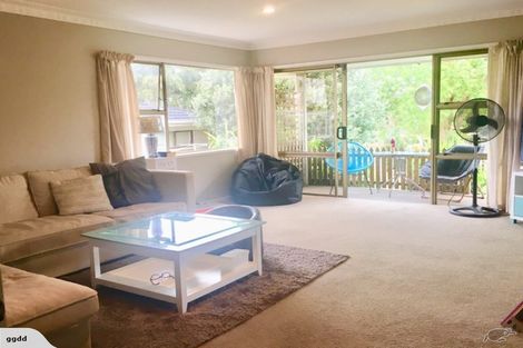 Photo of property in 38 Highland Park Drive, Highland Park, Auckland, 2010