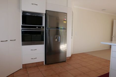 Photo of property in 69 Guildford Drive, Paraparaumu, 5032