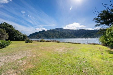 Photo of property in 1755 Queen Charlotte Drive, Linkwater, Picton, 7281