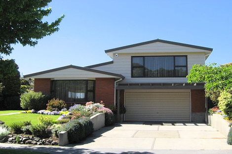 Photo of property in 32 Rembrandt Place, Burnside, Christchurch, 8053