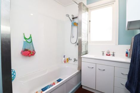 Photo of property in 16 Rees Street, Duntroon, Oamaru, 9494