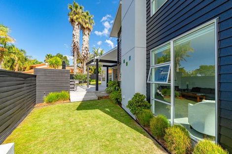 Photo of property in 357 Royal Road, Massey, Auckland, 0614