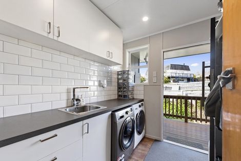 Photo of property in 16 La Salle Drive, Westown, New Plymouth, 4310