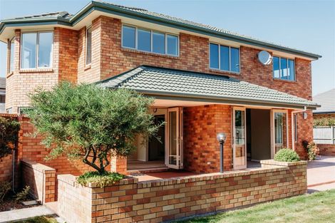 Photo of property in 64 Willowview Drive, Redwood, Christchurch, 8051