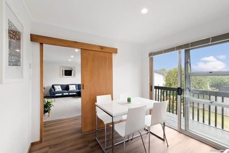 Photo of property in 2/28 Scarlock Avenue, Browns Bay, Auckland, 0630