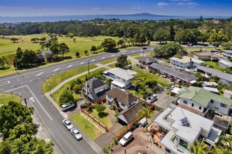 Photo of property in 1/274 East Coast Road, Forrest Hill, Auckland, 0620