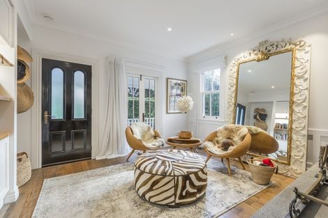 Photo of property in 2 Chenery Road, Red Beach, 0932