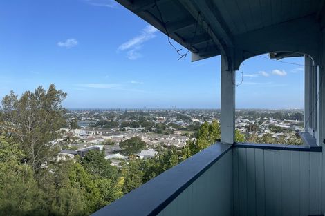 Photo of property in 23 Enfield Road, Hospital Hill, Napier, 4110