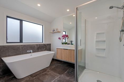 Photo of property in 21 Silicon Way, Fitzherbert, Palmerston North, 4410