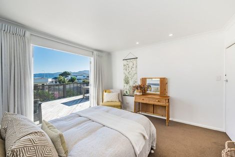 Photo of property in 118 Seaview Road, Paraparaumu Beach, Paraparaumu, 5032