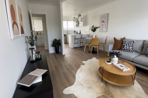 Photo of property in 2/71 Mount Smart Road, Onehunga, Auckland, 1061