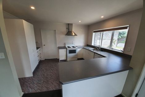 Photo of property in 24 Rangiatea Street, Paraparaumu Beach, Paraparaumu, 5032