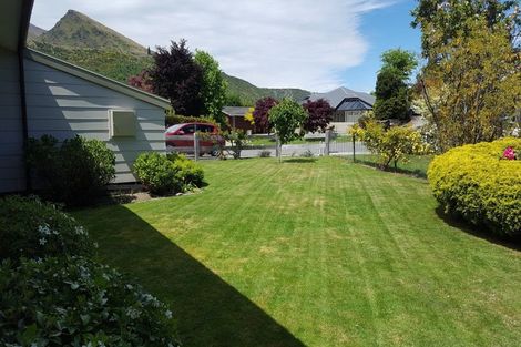 Photo of property in 11 Argyle Place, Arrowtown, 9302