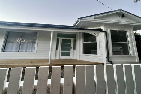 Photo of property in 40 Te Wharepouri Street, Berhampore, Wellington, 6023