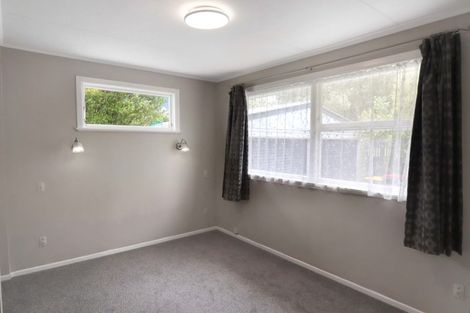 Photo of property in 6 Lenox Grove, Johnsonville, Wellington, 6037