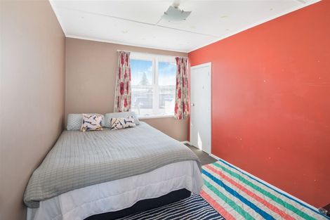 Photo of property in 59 Whanga Crescent, Titahi Bay, Porirua, 5022