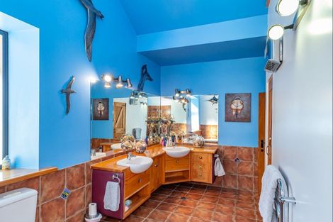 Photo of property in 100 Waihou Road, Levin, 5571