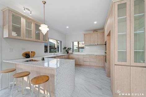 Photo of property in 208a Henderson Valley Road, Henderson, Auckland, 0612