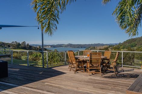 Photo of property in 16 Tironui Place, Whitianga, 3510
