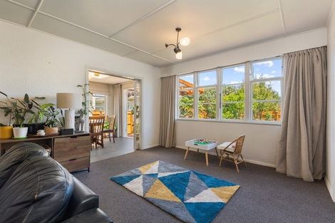 Photo of property in 137 Rangiora Avenue, Roslyn, Palmerston North, 4414