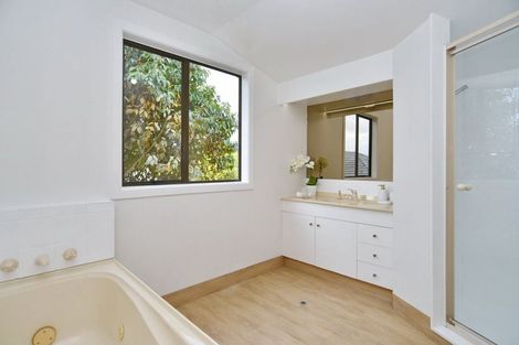 Photo of property in 52a Sevenoaks Drive, Bryndwr, Christchurch, 8053