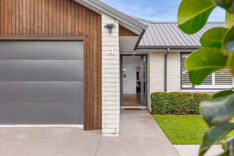 Photo of property in 4 Taylor Street, Cambridge, 3434