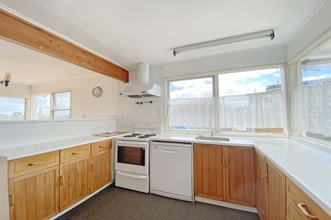 Photo of property in 65 Edgewater Drive, Pakuranga, Auckland, 2010