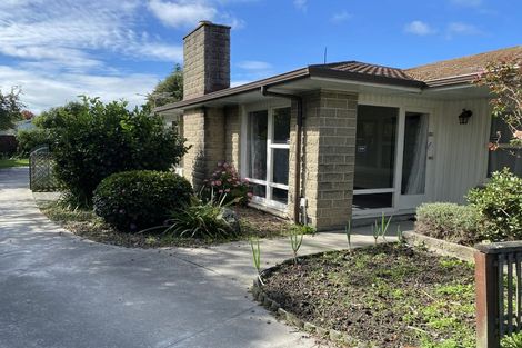 Photo of property in 6 Rosedale Place, Avonhead, Christchurch, 8042