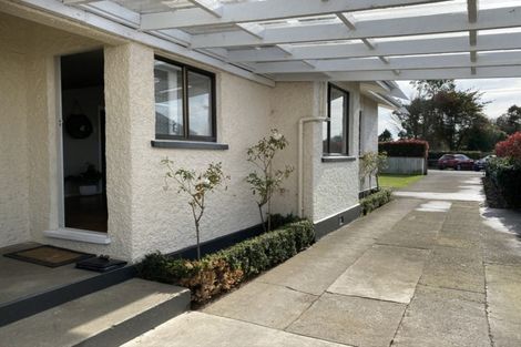 Photo of property in 5 Kitchener Street, Eltham, 4322