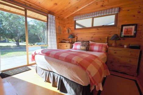 Photo of property in 16 Courtney Place, Pauanui, Hikuai, 3579