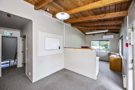 Photo of property in 2 Seaview Avenue, Northcote, Auckland, 0627