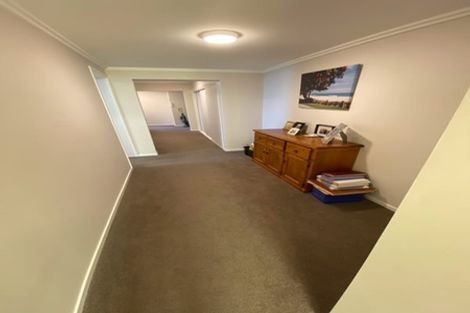 Photo of property in 927 East Coast Road, Northcross, Auckland, 0632