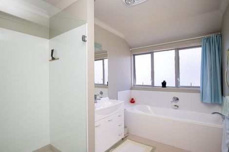 Photo of property in 27 Benner Drive, Ngatea, 3503