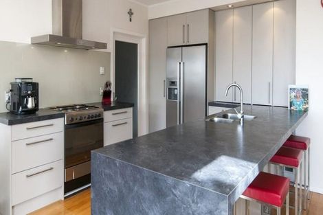 Photo of property in 1/124 Bucklands Beach Road, Bucklands Beach, Auckland, 2012