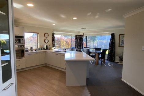 Photo of property in 2 Sunset Drive, Pukekohe, 2120